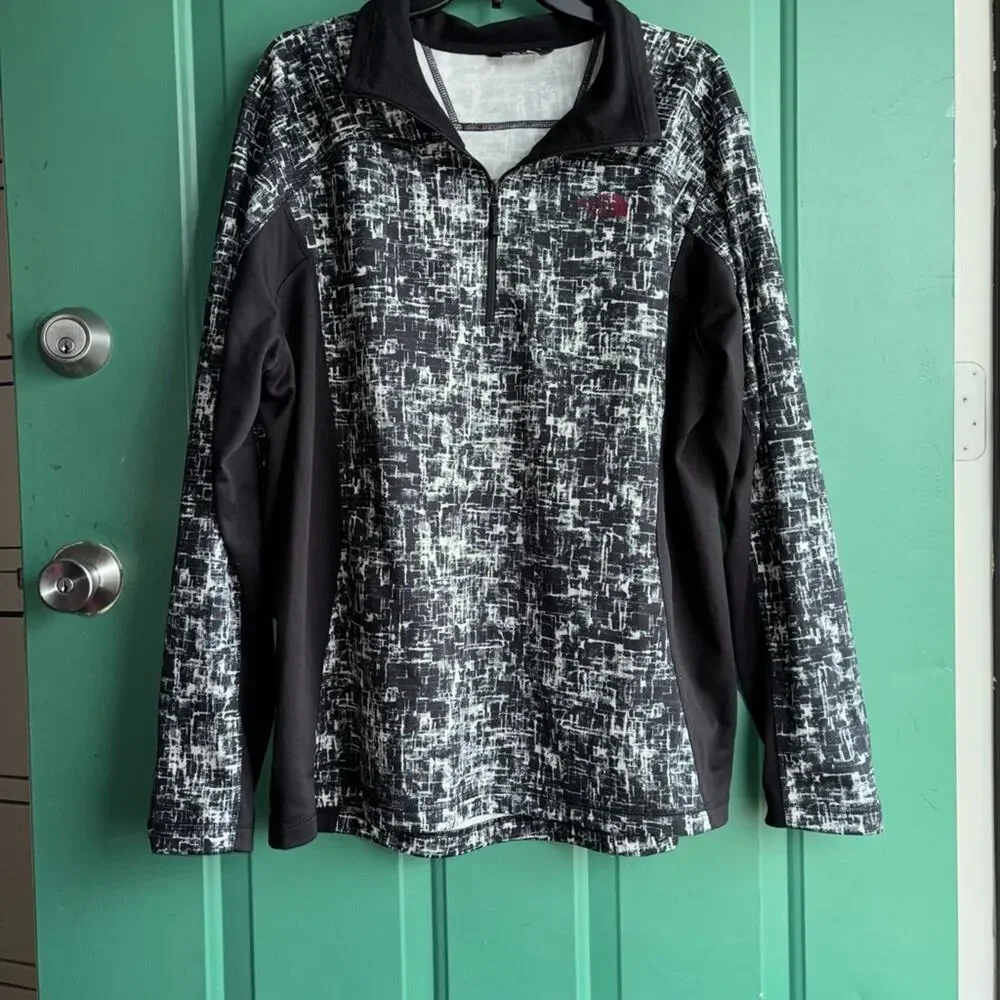 The North Face men’s XL Patterned Pullover excellent condition